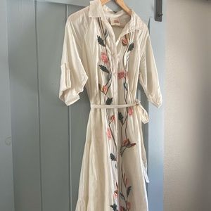 Beautiful embroidered button shirt dress from Anthropologie in great condition.